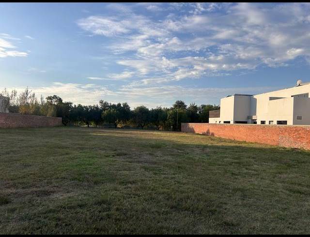 LAND FOR SALE IN SIX FOUNTAINS RESIDENTIAL ESTATE